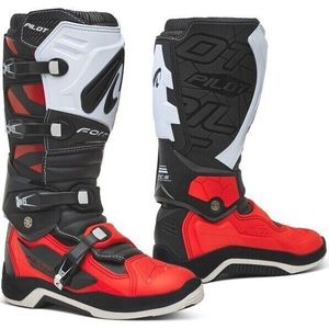 Forma Boots Pilot Black/Red/White 46 Topánky vyobraziť